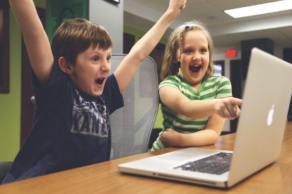 10 Fun and Easy Games to Play with Friends games to play